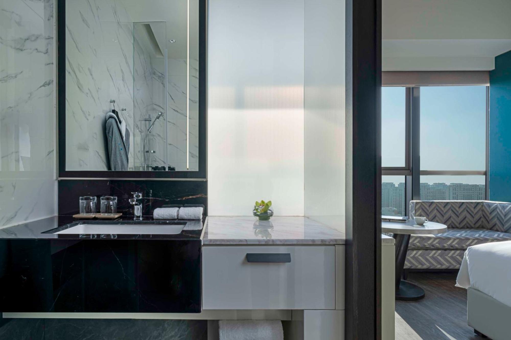 Hyatt Centric Lakeside Ningbo Esterno foto
