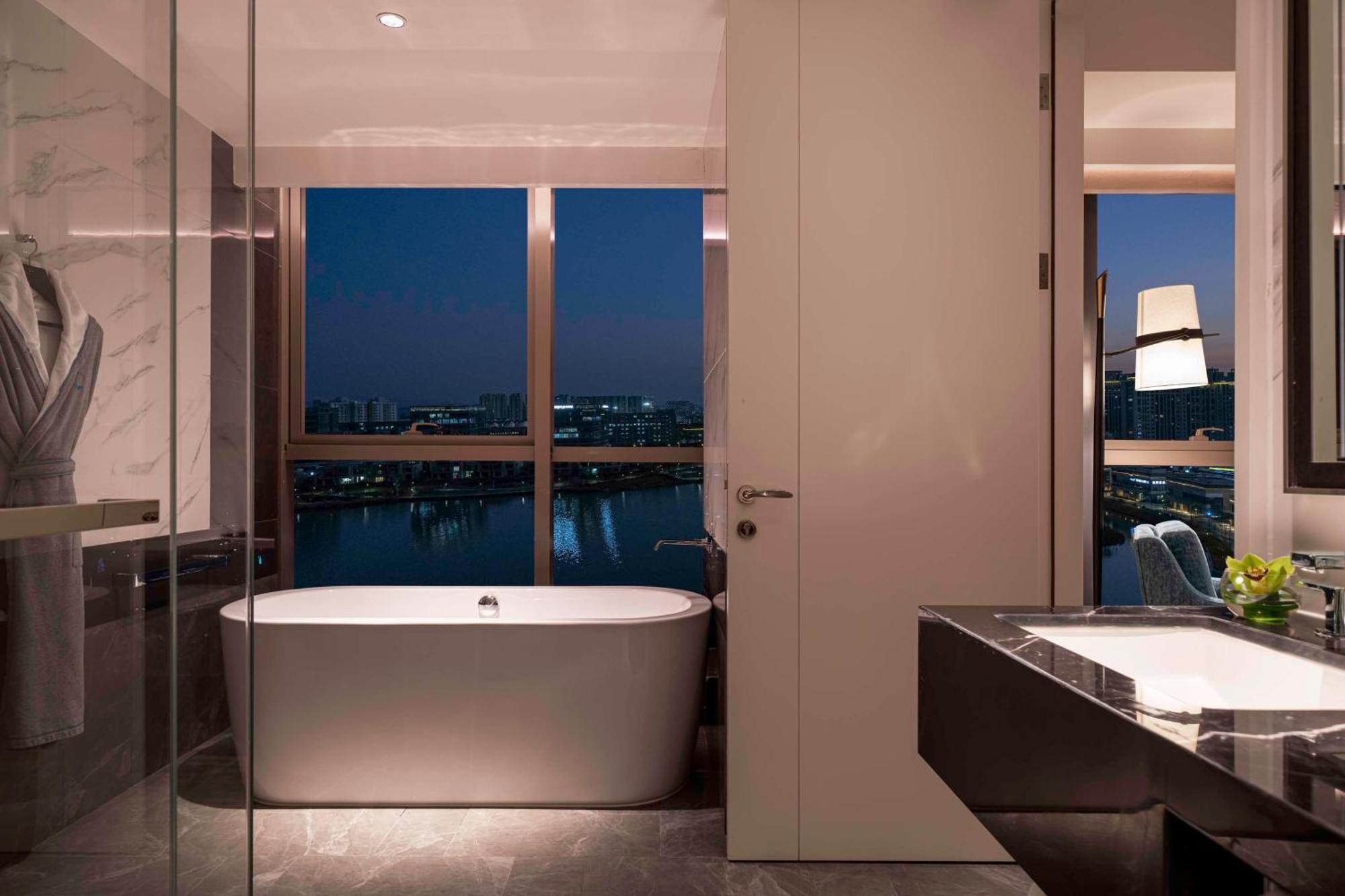 Hyatt Centric Lakeside Ningbo Esterno foto